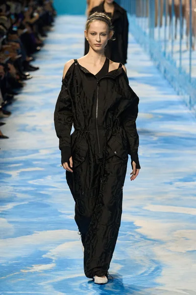 Look 74